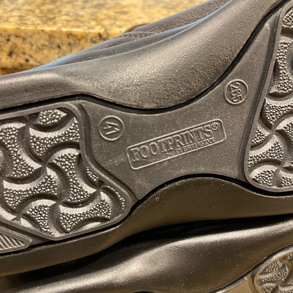 New w/rags no box. Birkenstock. Marked 41 (10) but fits like a 9.5. - Picture 6 of 11